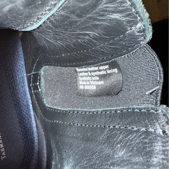 Blundstone Rustic Black High Top Boots - Picture 14 of 16